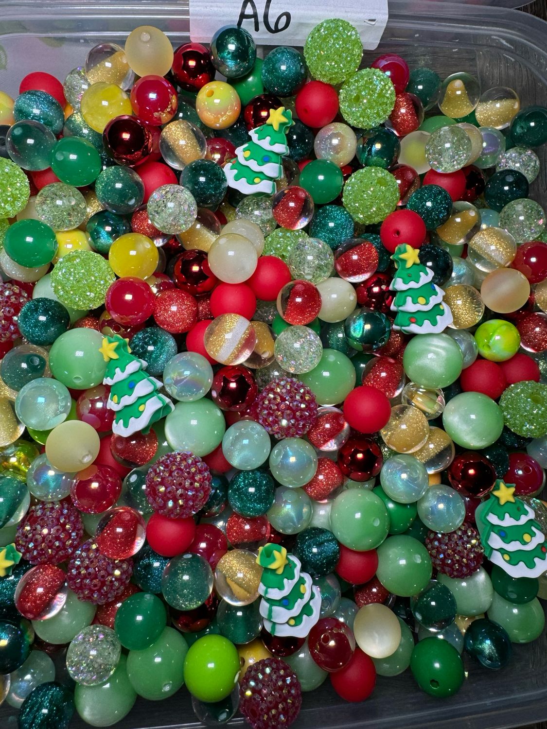 Christmas Bead Scoop