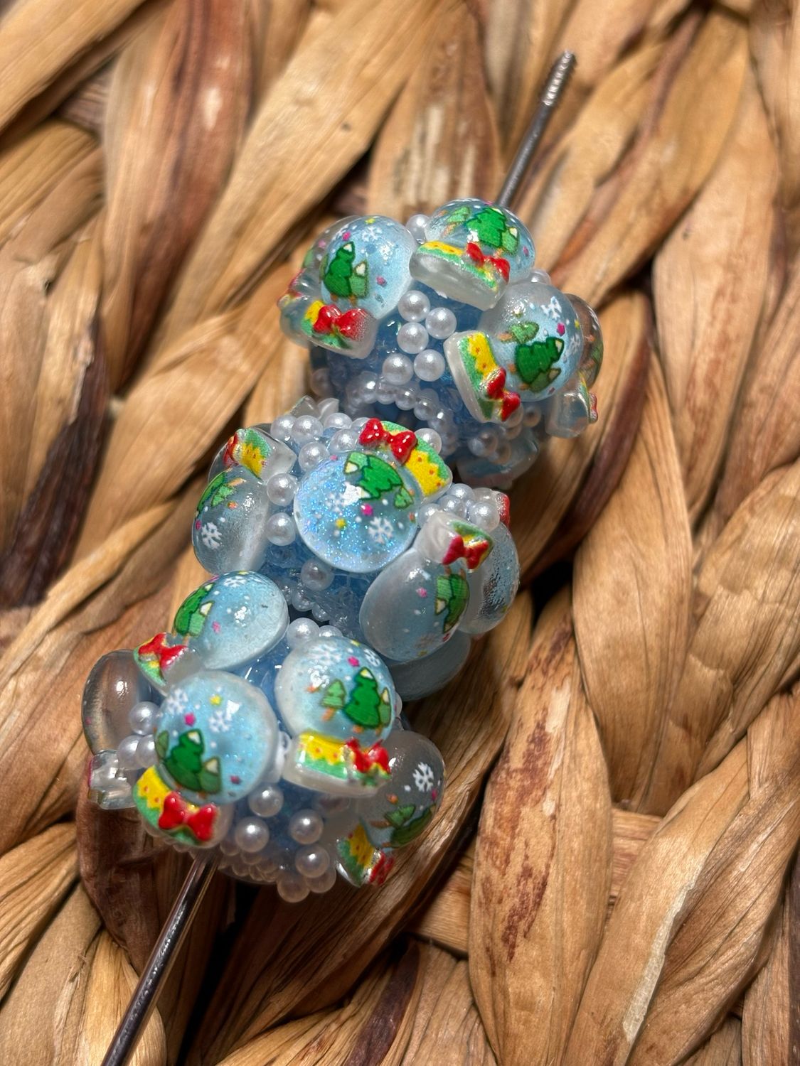 Christmas Globe Specialty Bead