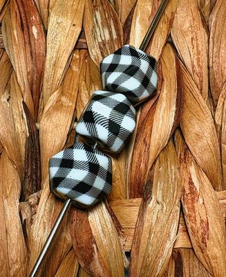 Black &amp; White Plaid Hexagon Silicone Bead