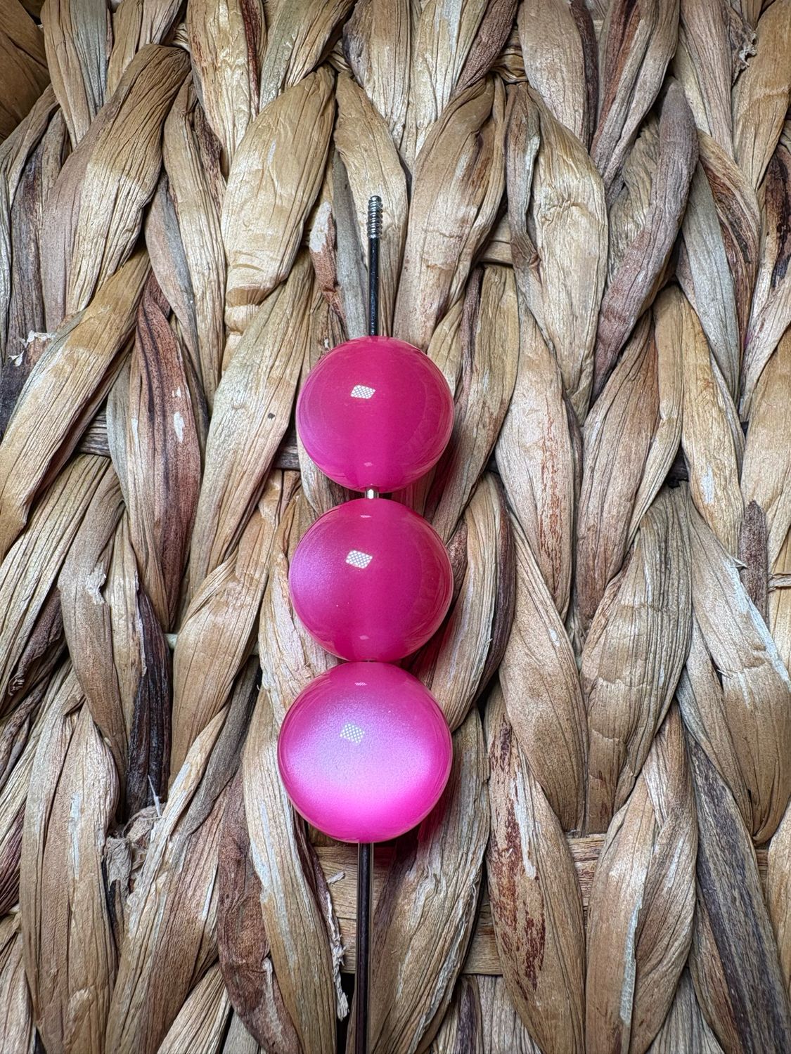 20mm Clear Hot Pink Cateye Beads