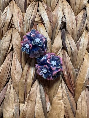 Blue and Pink Glitter Flower Beads