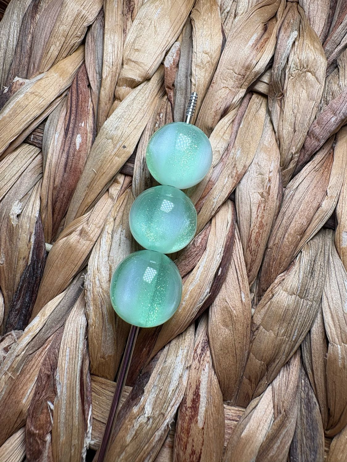 15mm Green and White Ombre Glitter Beads