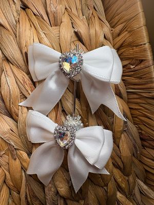 White Bow Bead with Crown