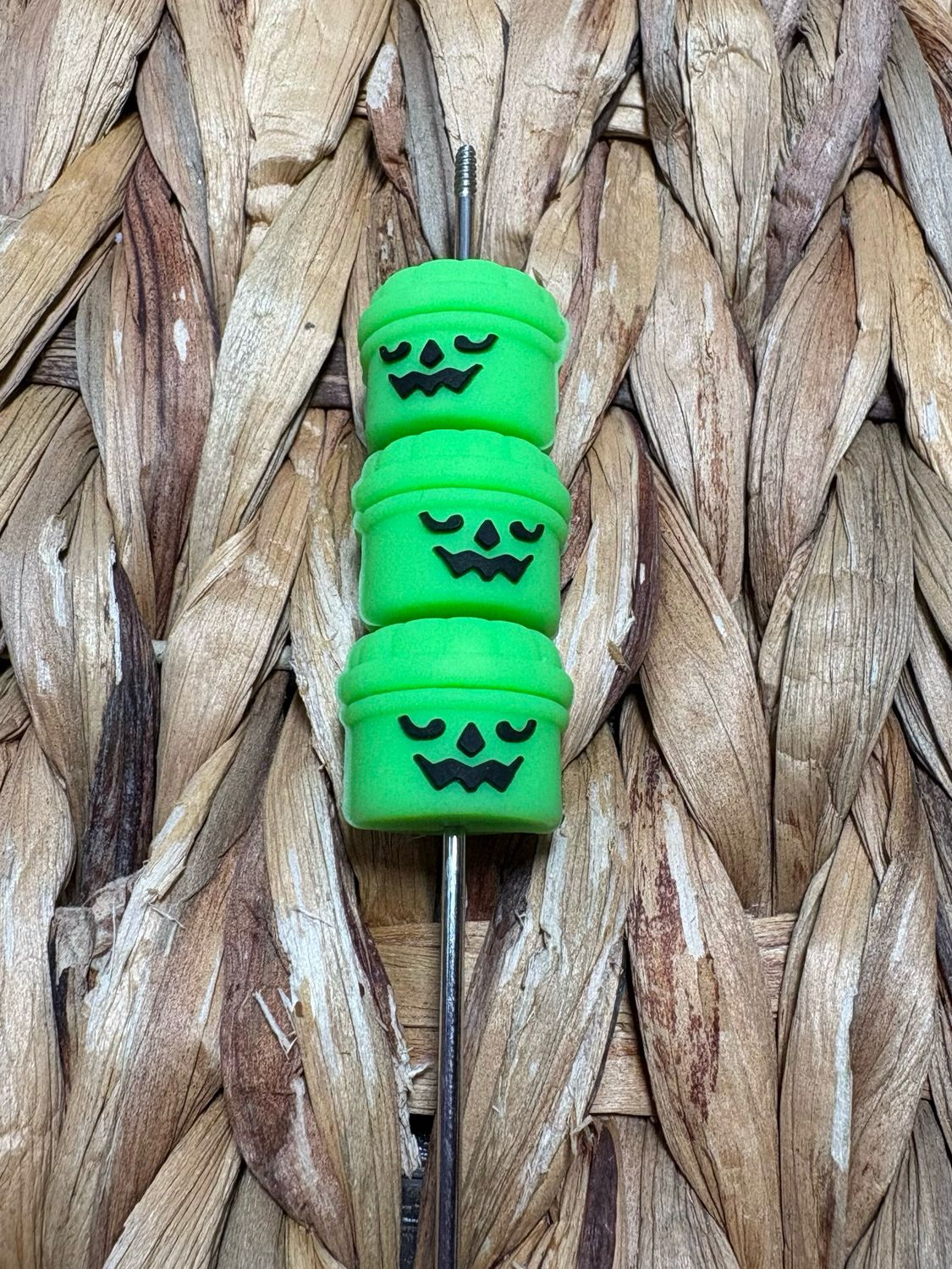 Green Halloween Bucket 3D Focal