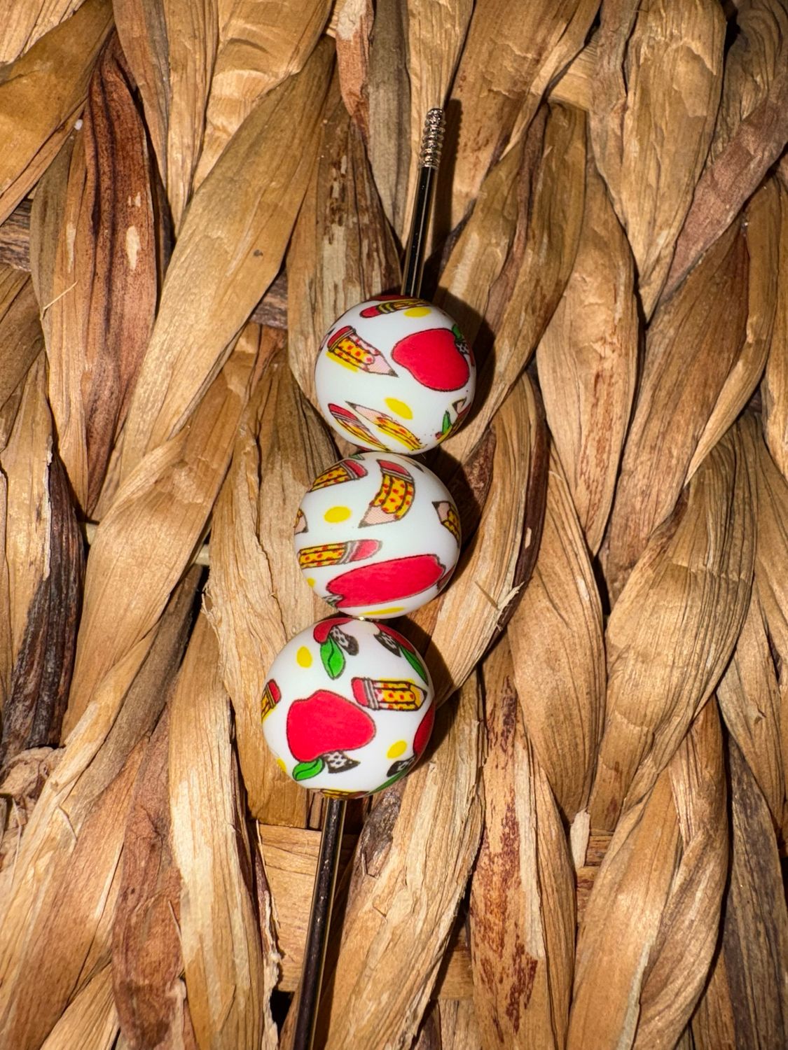 15mm Apple &amp; Pencil (Teacher) Printed Silicone Beads