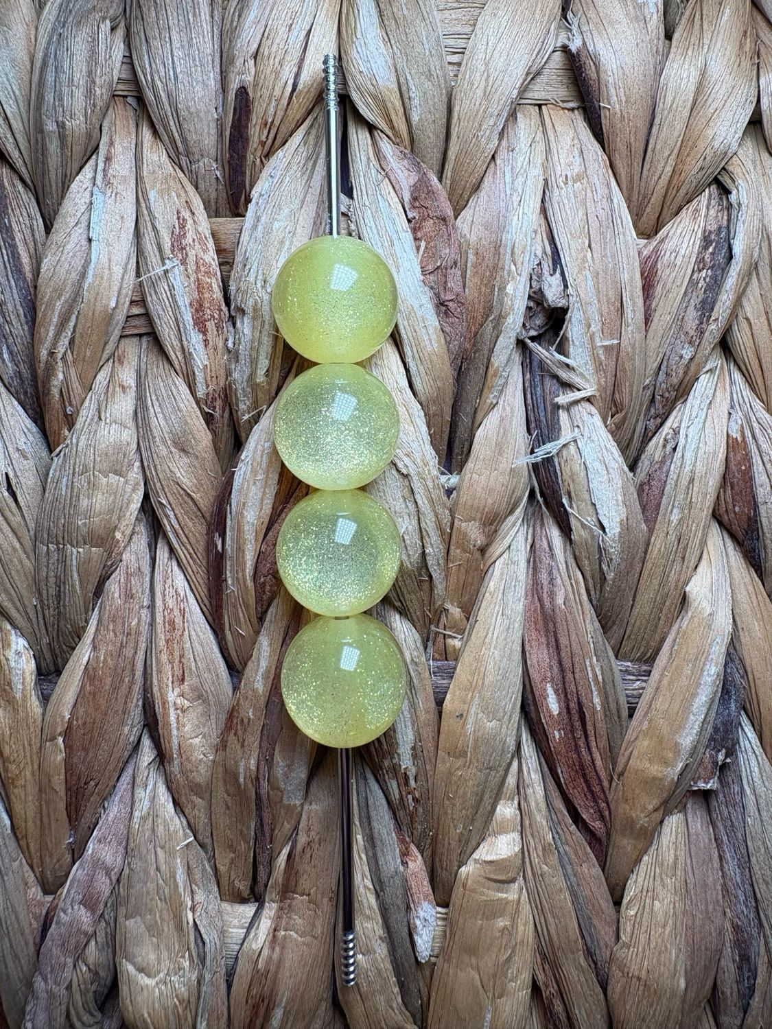 15mm Light Yellow UV Galaxy Bead