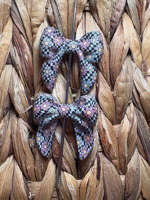 Flower Checkered Printed Bow Focal
