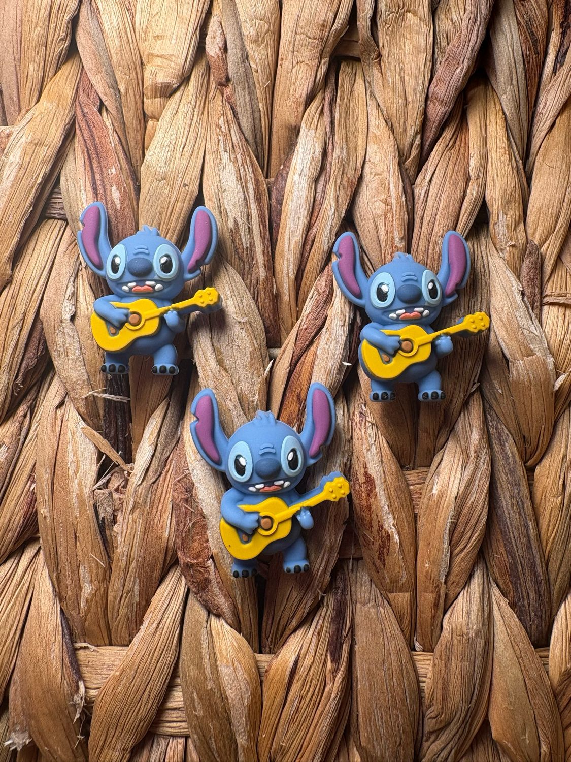 Blue Alien Guitar 3d Focal