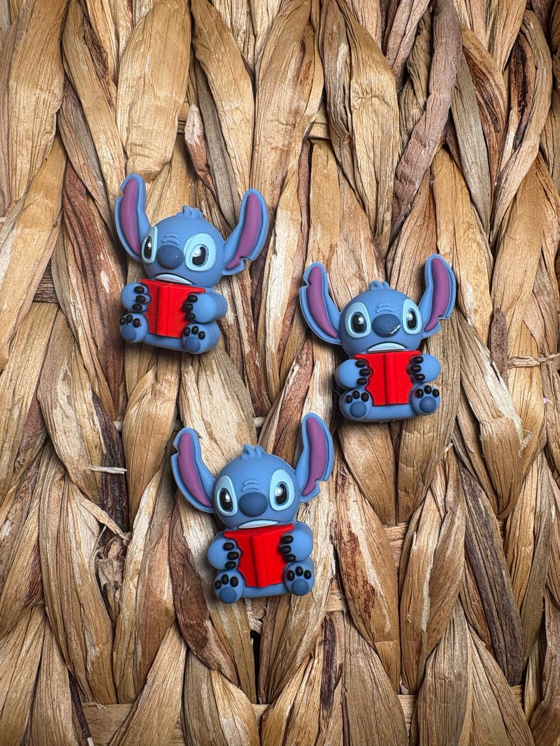 Blue Alien Reading 3d Focal