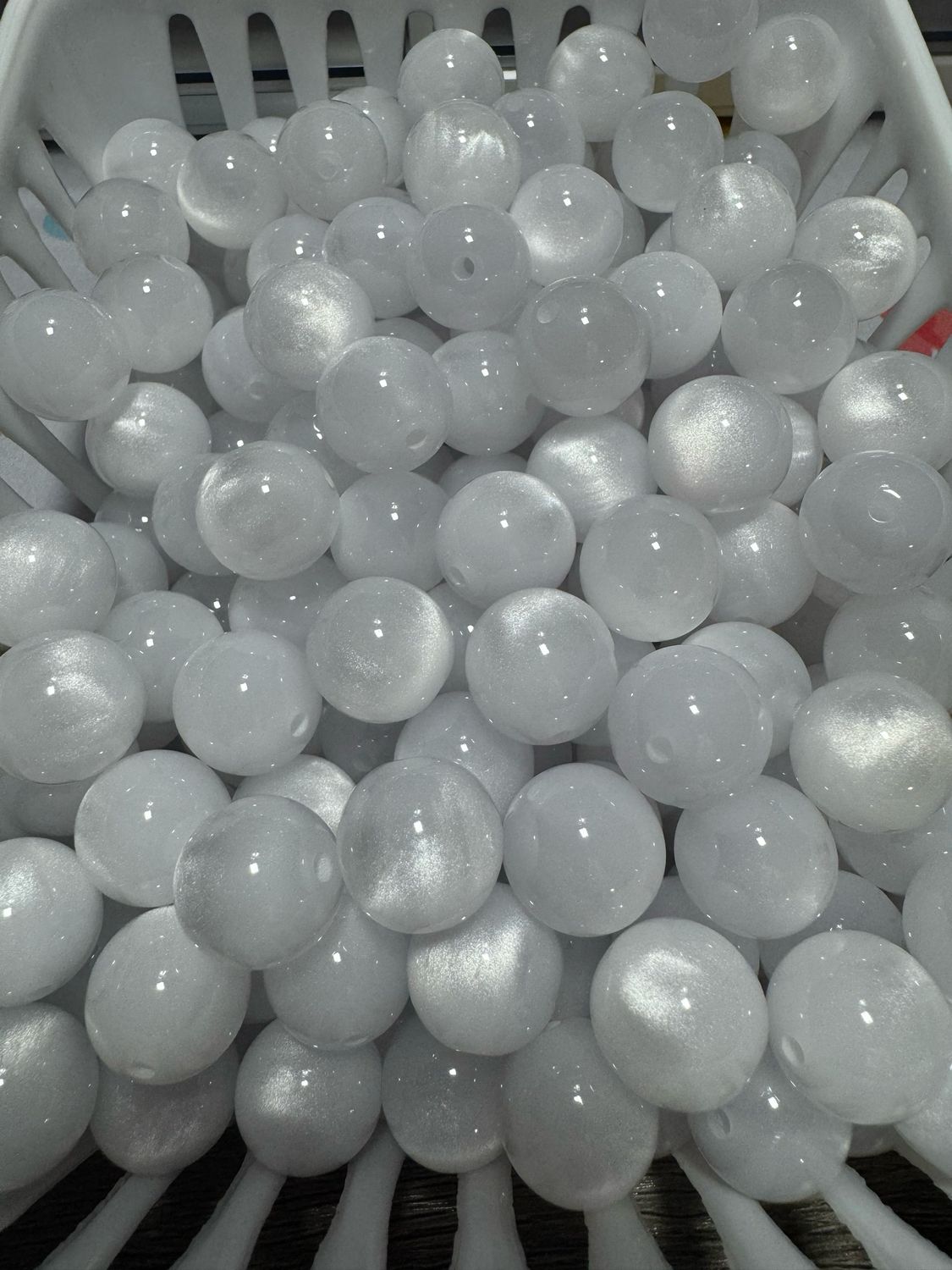 15mm White Cateye Beads B190