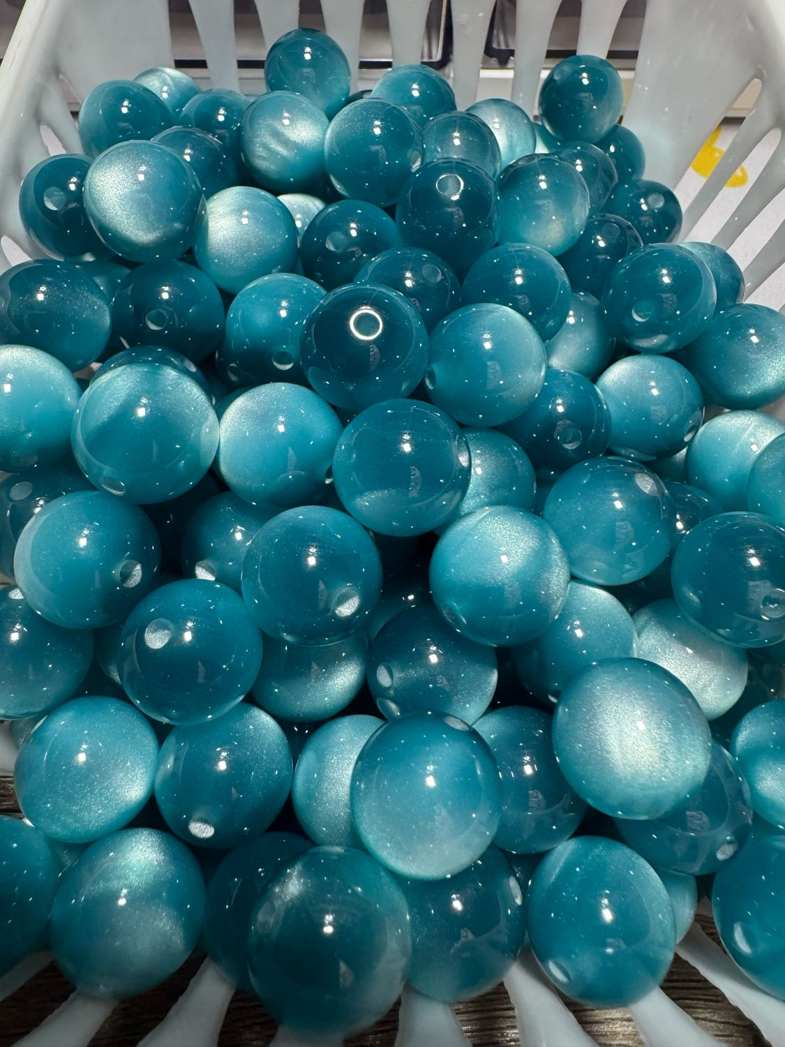 15mm Turquoise Cateye Beads B192