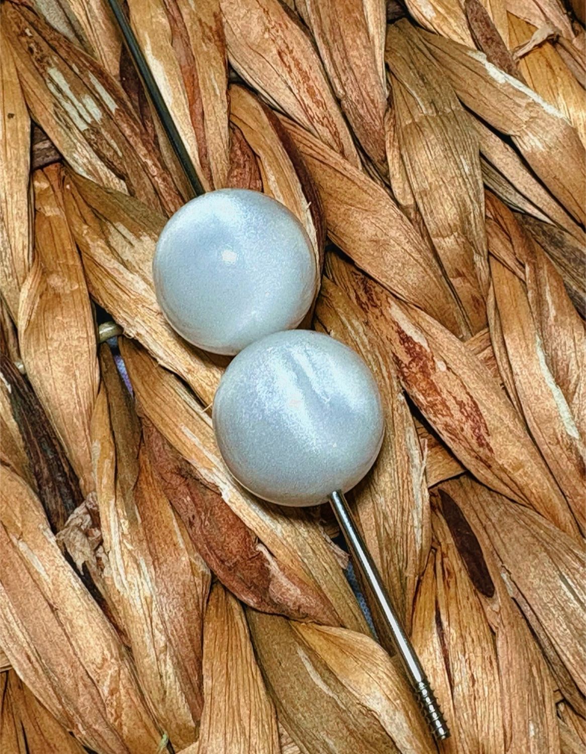 20mm White Cateye Bead B286
