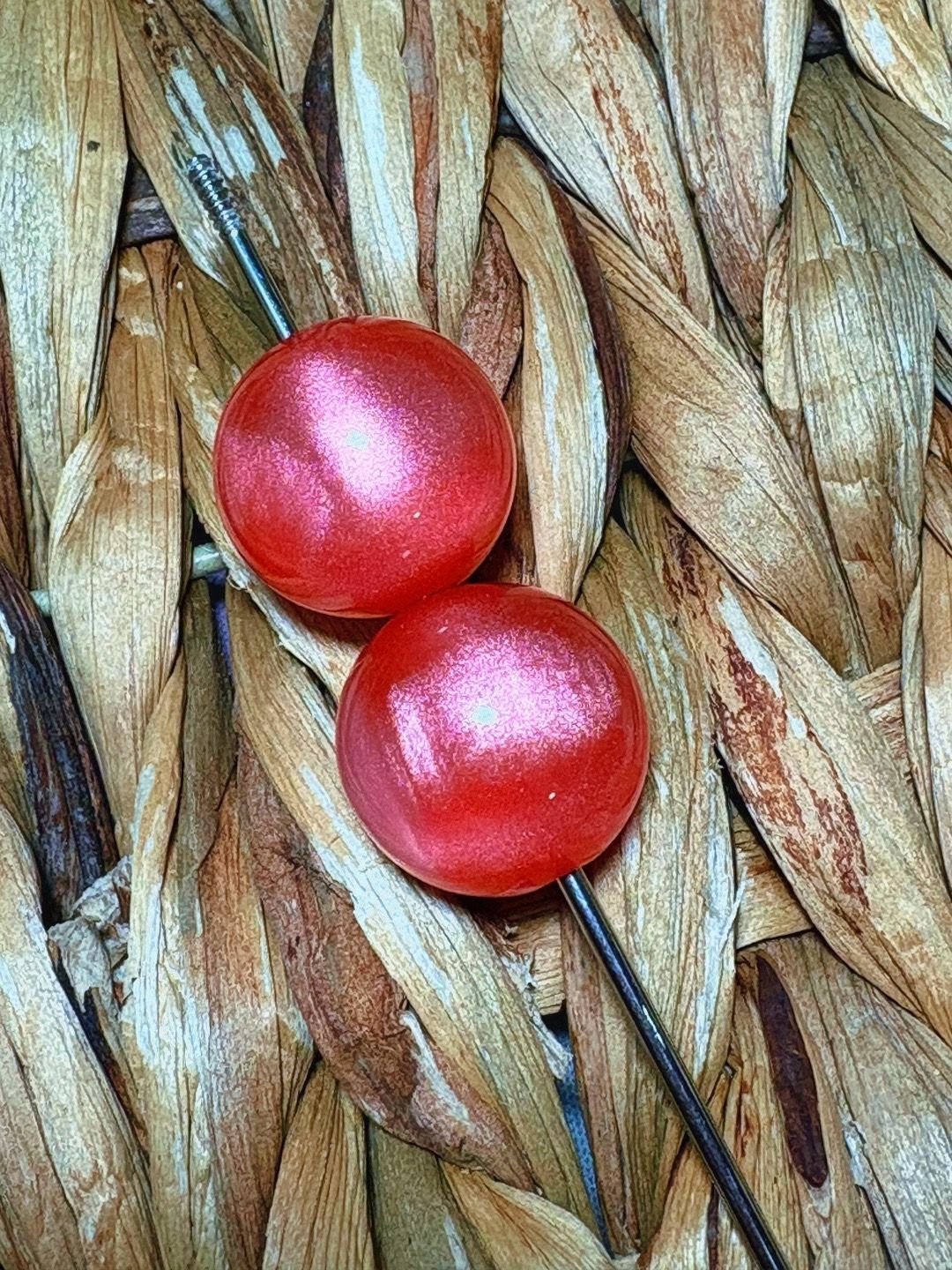 20mm Red Cateye Bead B287