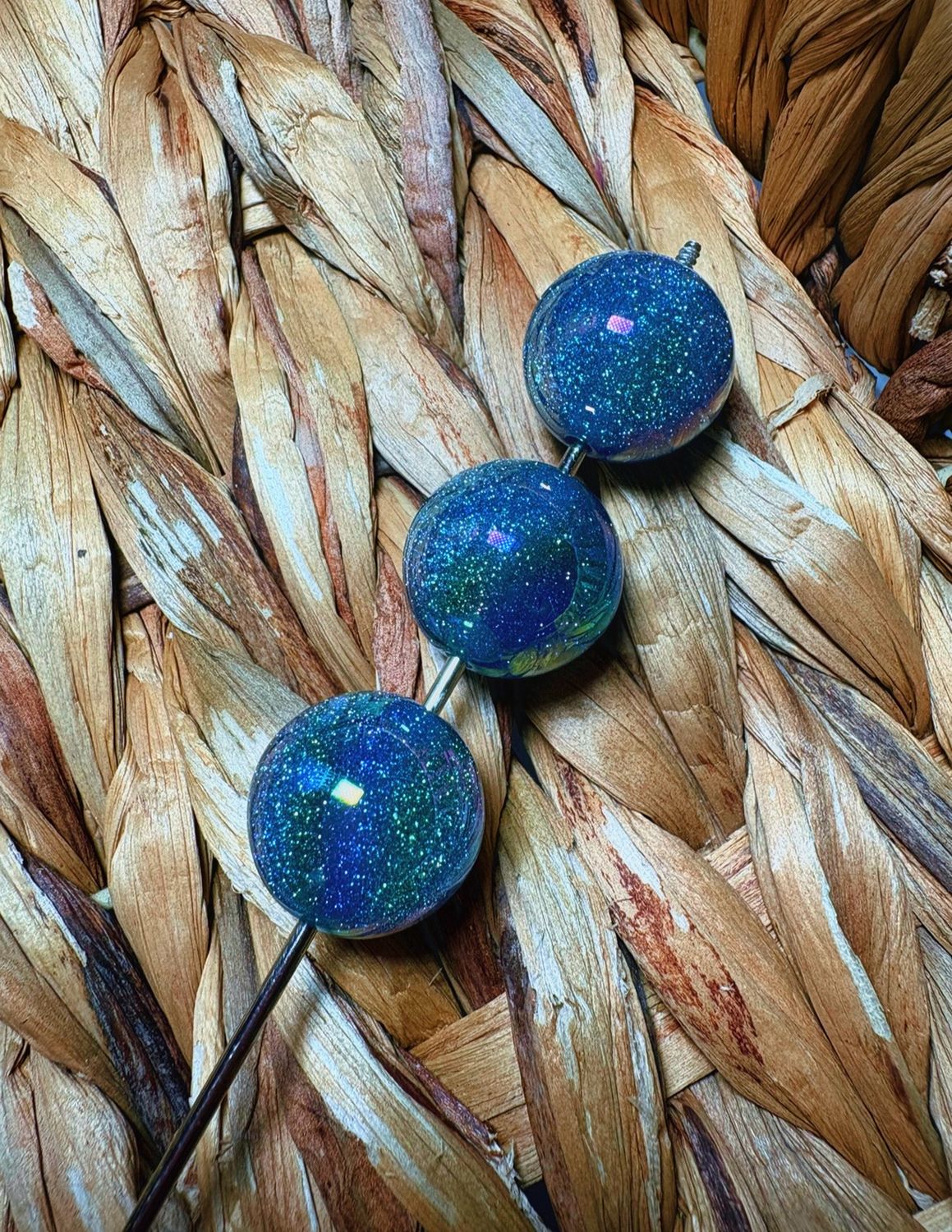 20mm Ocean Blue UV Glitter Beads B229