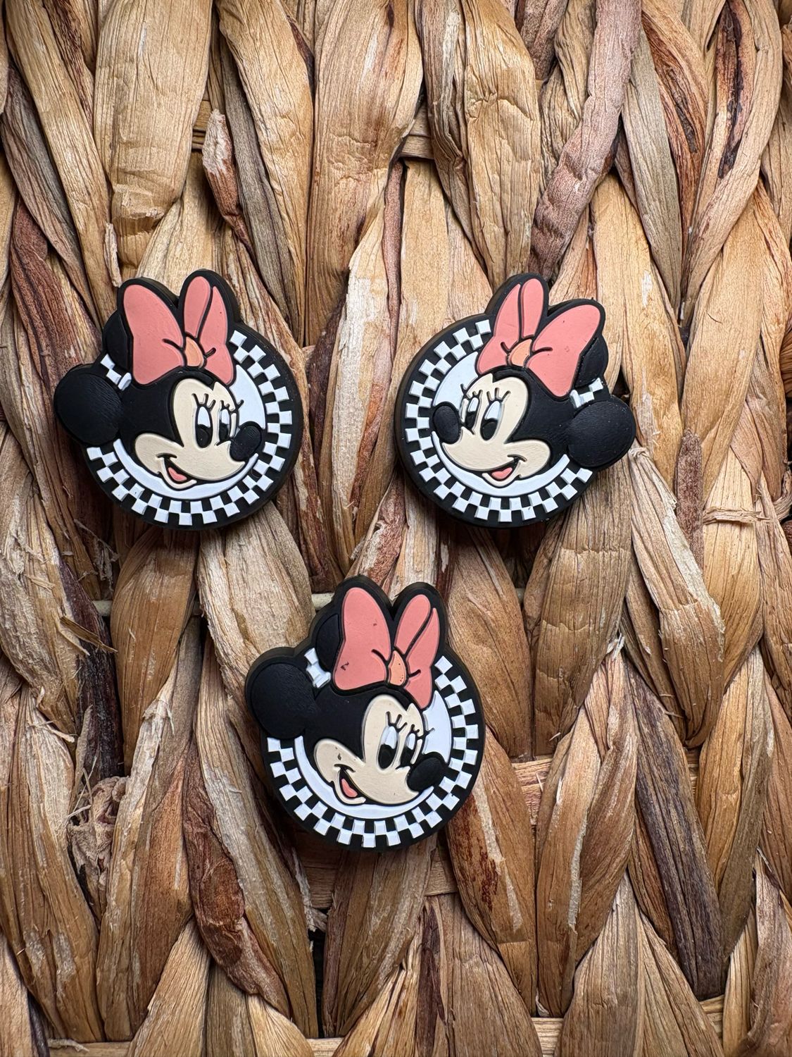 Girl Mouse 2d Circle Focal F121