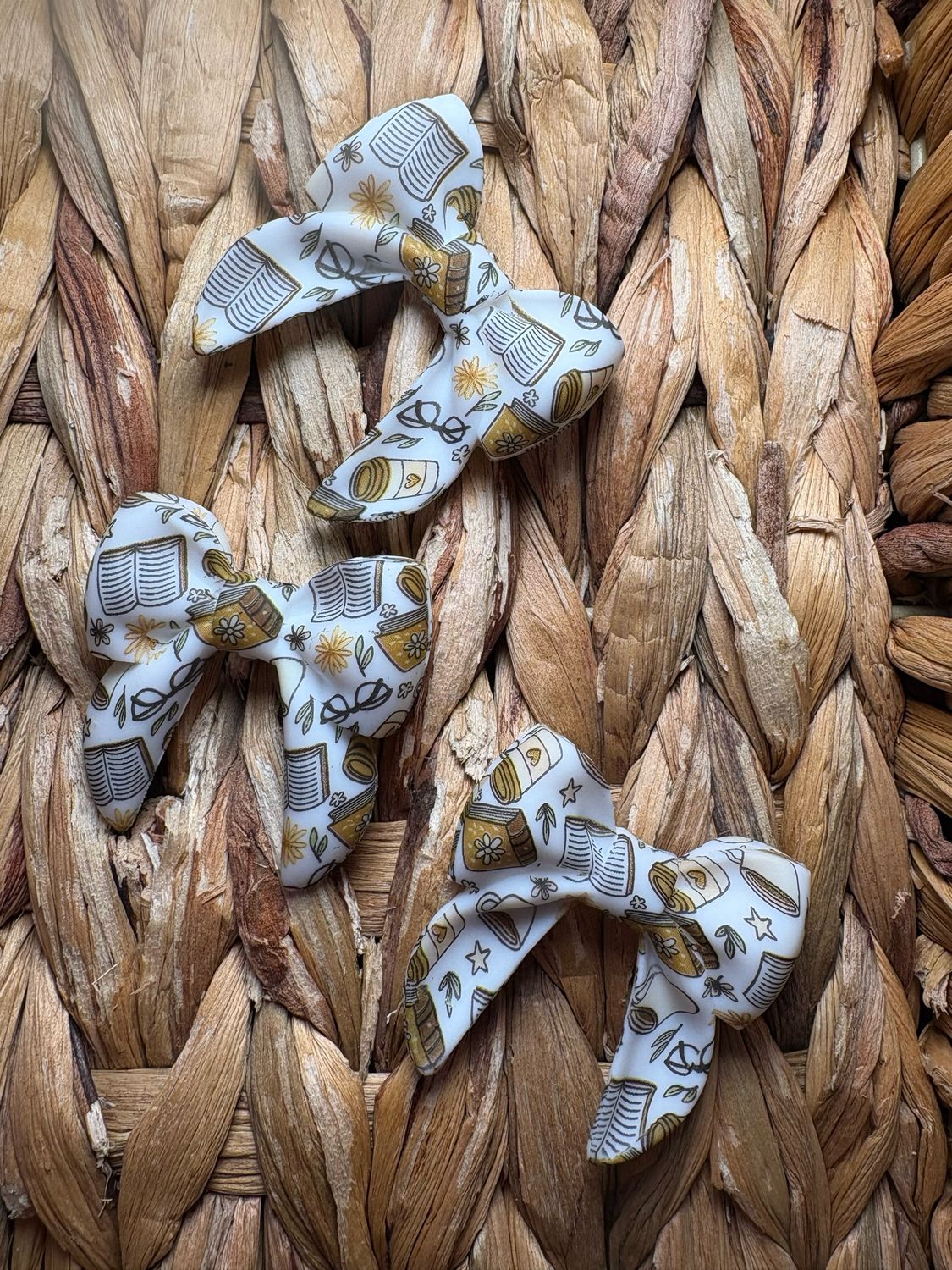 Book &amp; Coffee Printed Silicone Bow Focal
