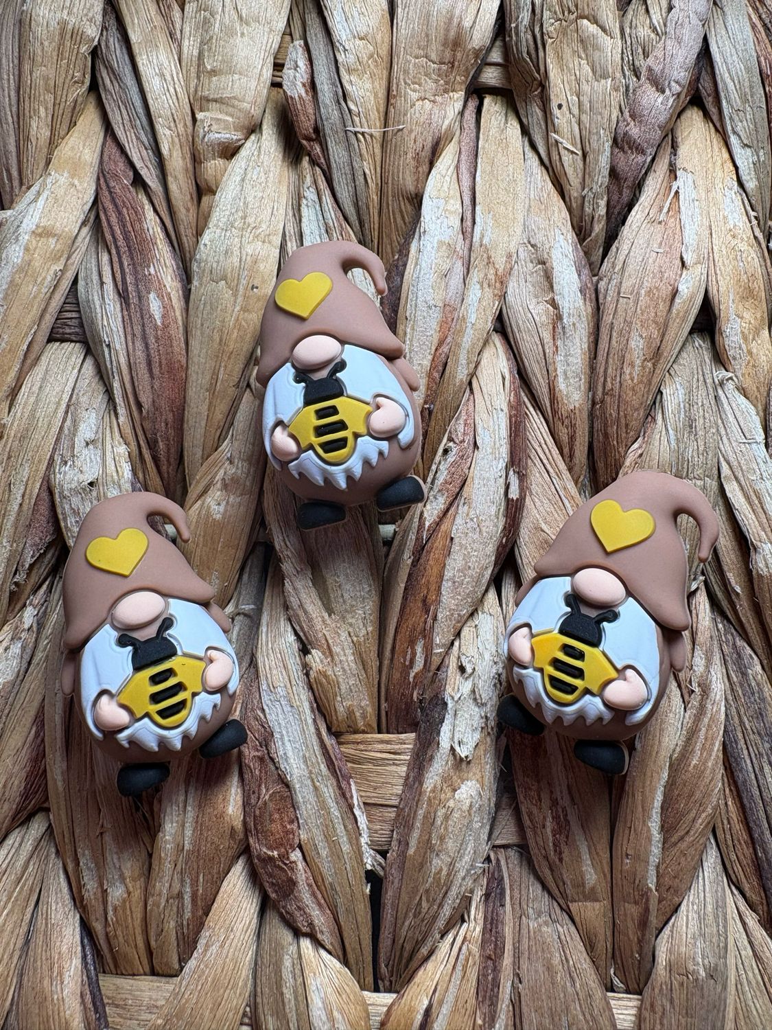 Gnome with Bee 3d Focal