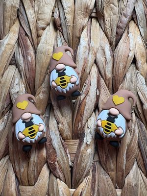 Gnome with Bee 3d Focal