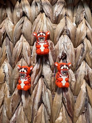 Tiger Sitting Focal 3D 