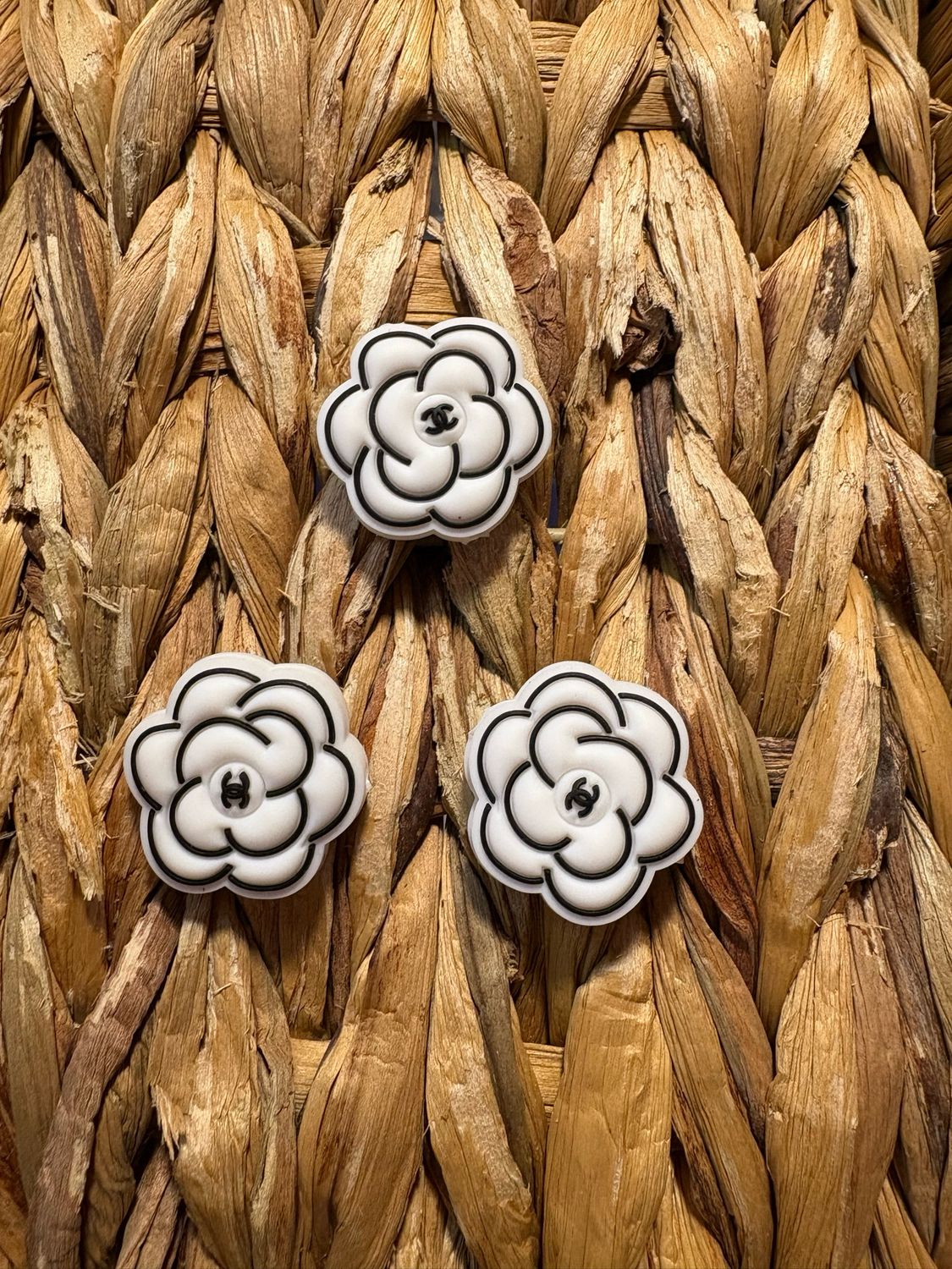 CC White Flower 2d Focal