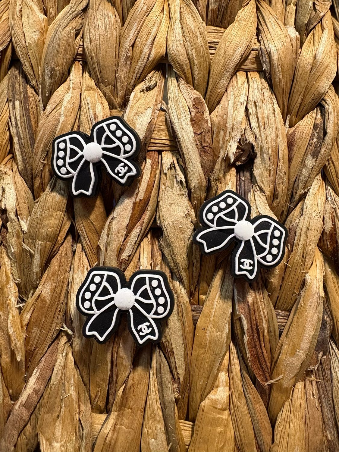 CC Black Bow 2d Focal