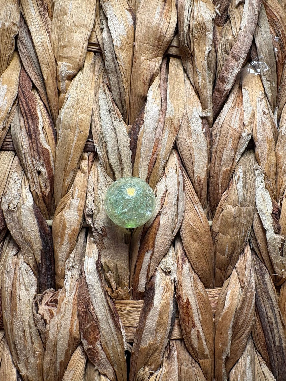 Light Green 15mm Crackle Bead