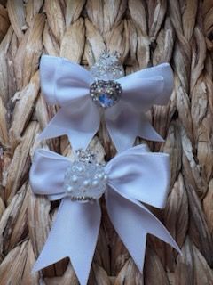 White Heart Bow Sugar Crown Bead