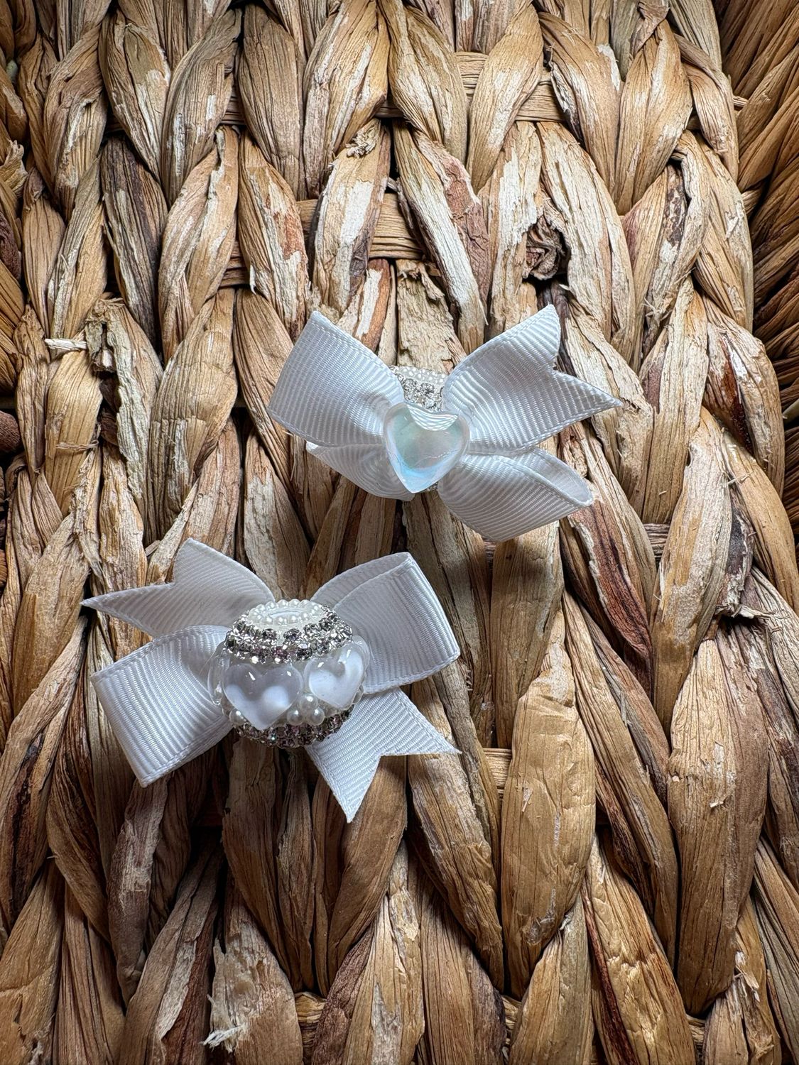 White Heart Bow Bead