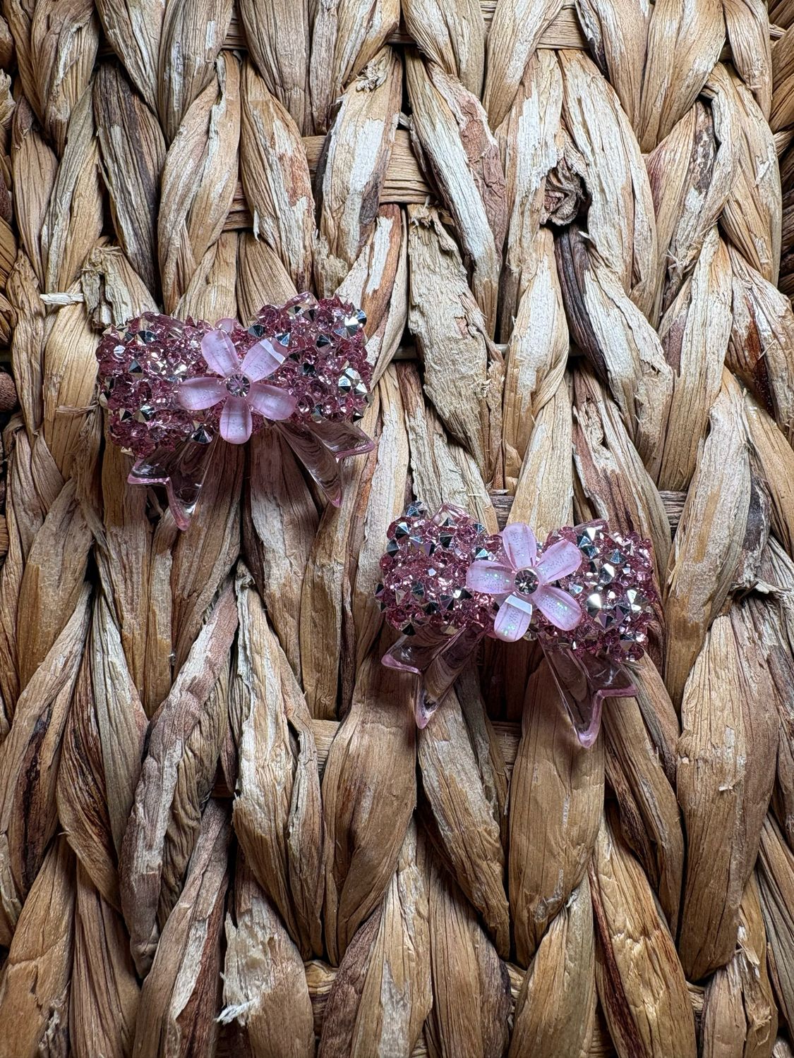 Light Pink &amp; Silver Sugar Bow Bead