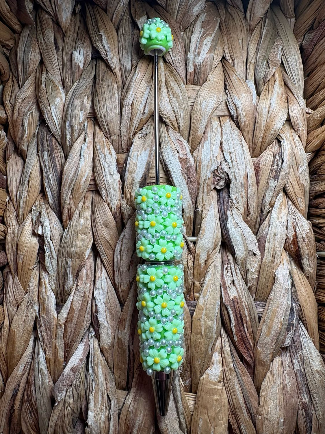 Light Green Flower &amp; Pearl Clay Pen