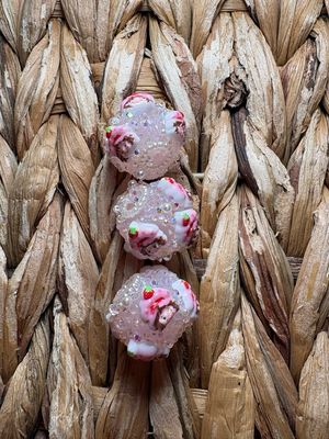 Strawberry Girl Head Sugar Bead 