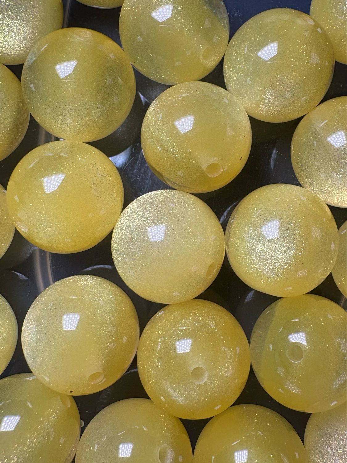 20mm Yellow Glitter 25pcBulk Bead Bag 113