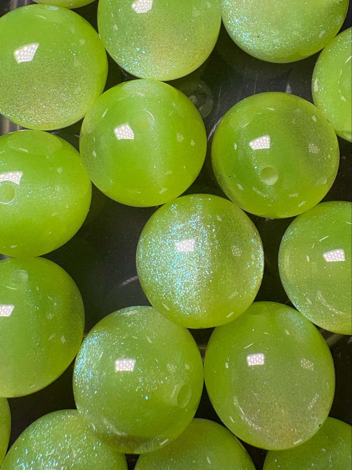 20mm Light Green Glitter 25pc Bulk Bead Bag 108