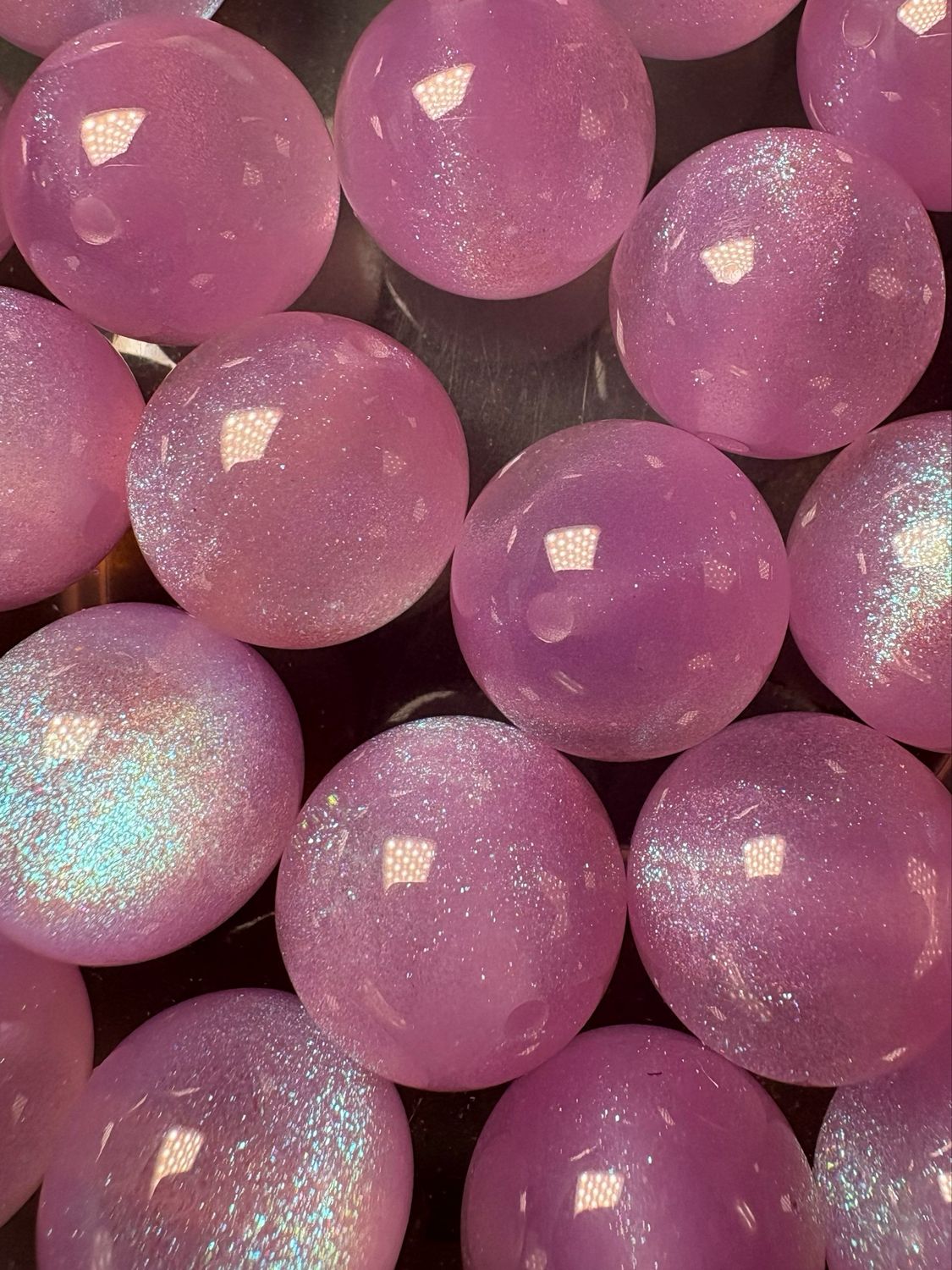 20mm Light Purple Glitter 25pc Bulk Bead Bag 110