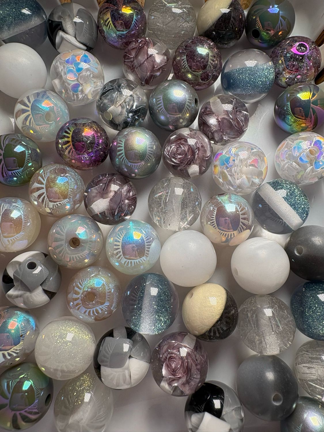 Bulk Bag Black, White Color Mix 16mm Beads- 50pc M11