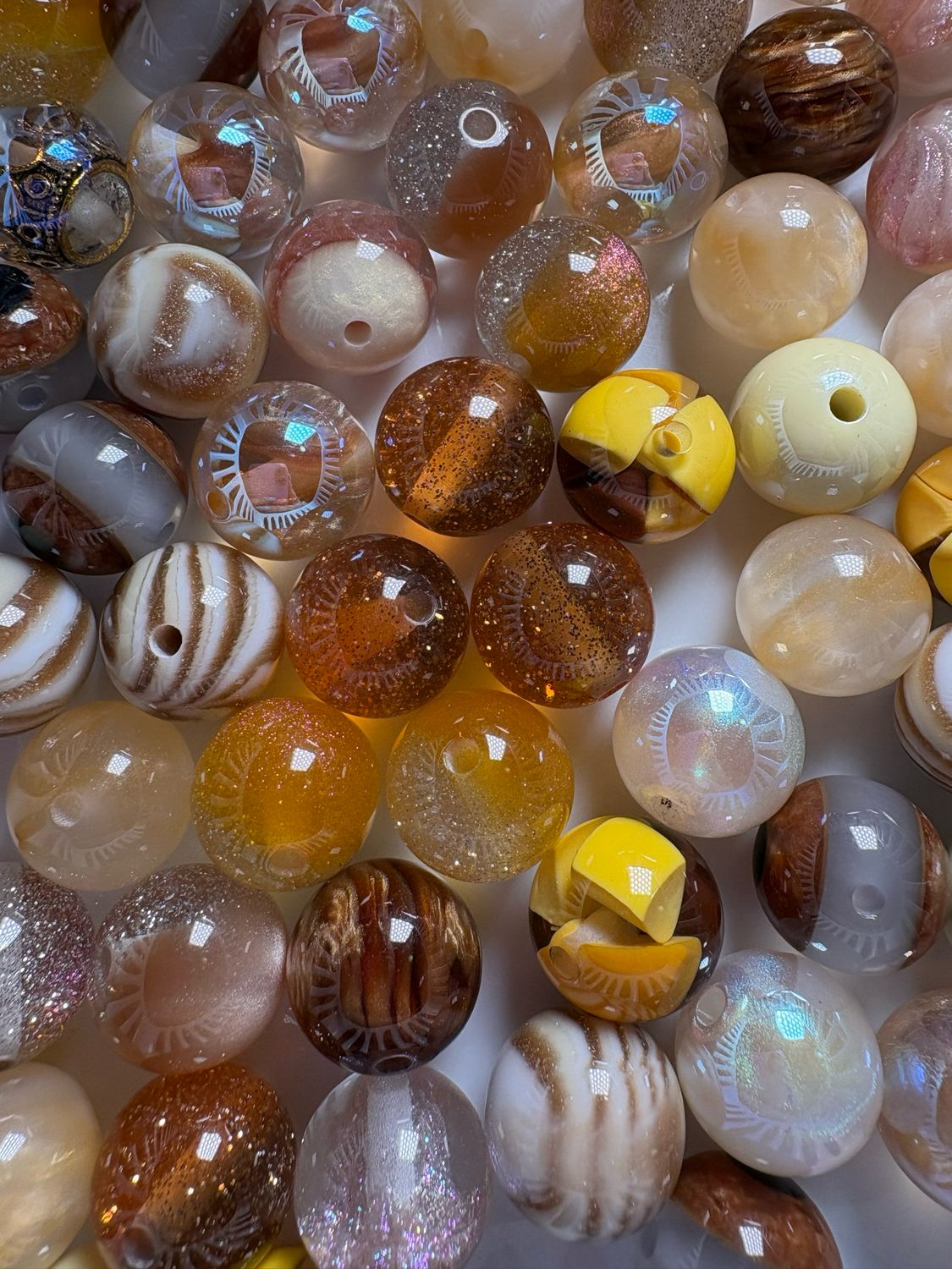 Bulk Bag Brown, White Color Mix 16mm Beads- 50pc M3