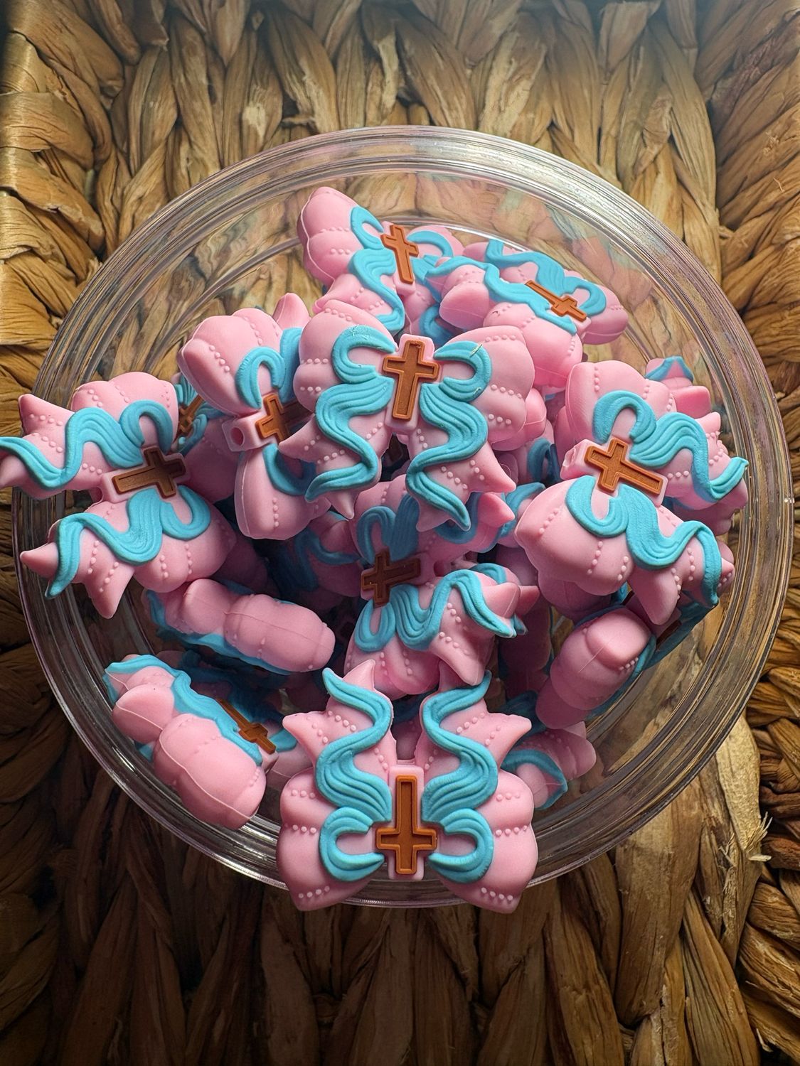 Pink Bow Cross Focal 3d