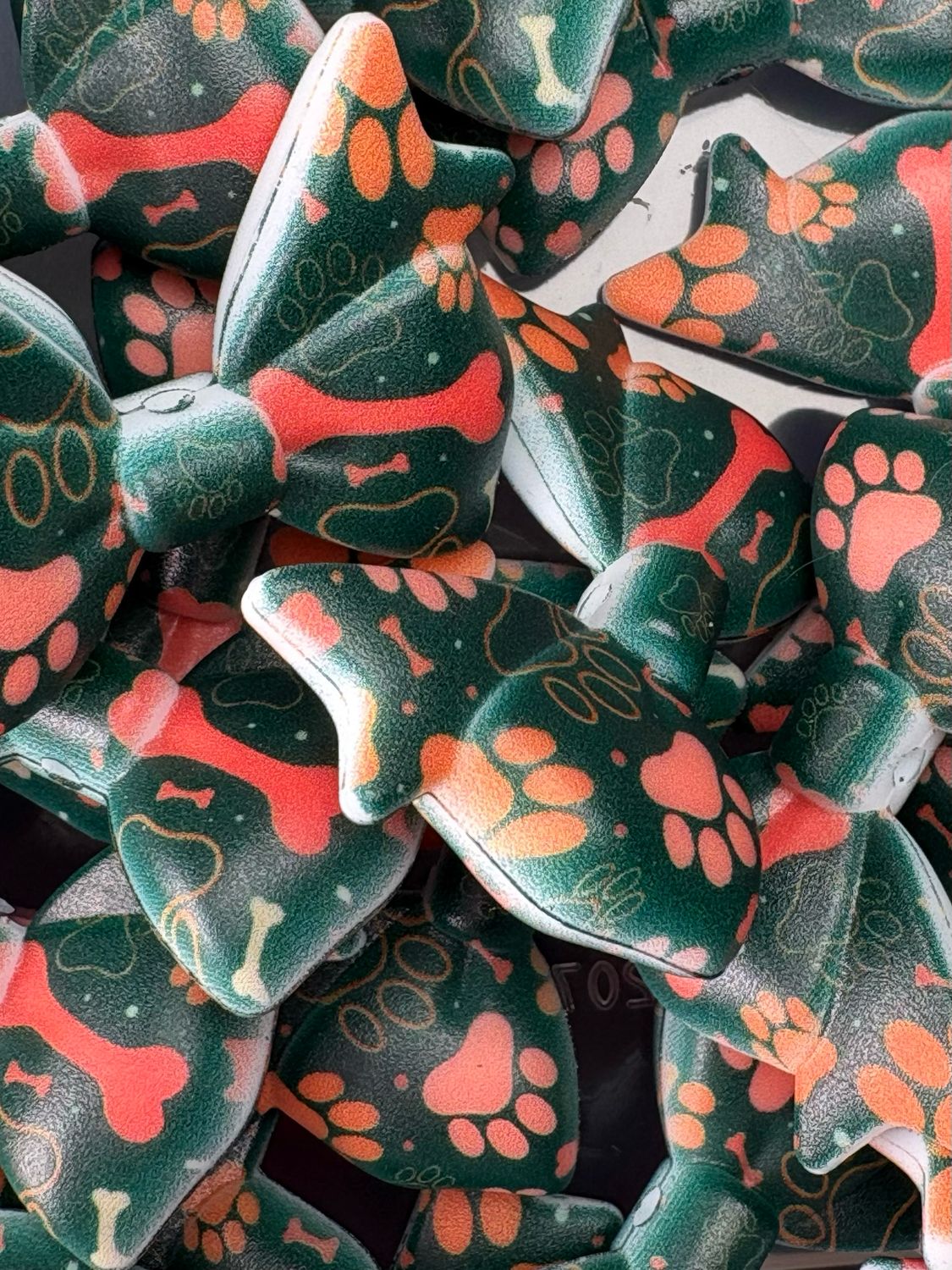 Green Dog Bow Focal