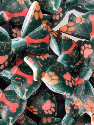 Green Dog Bow Focal