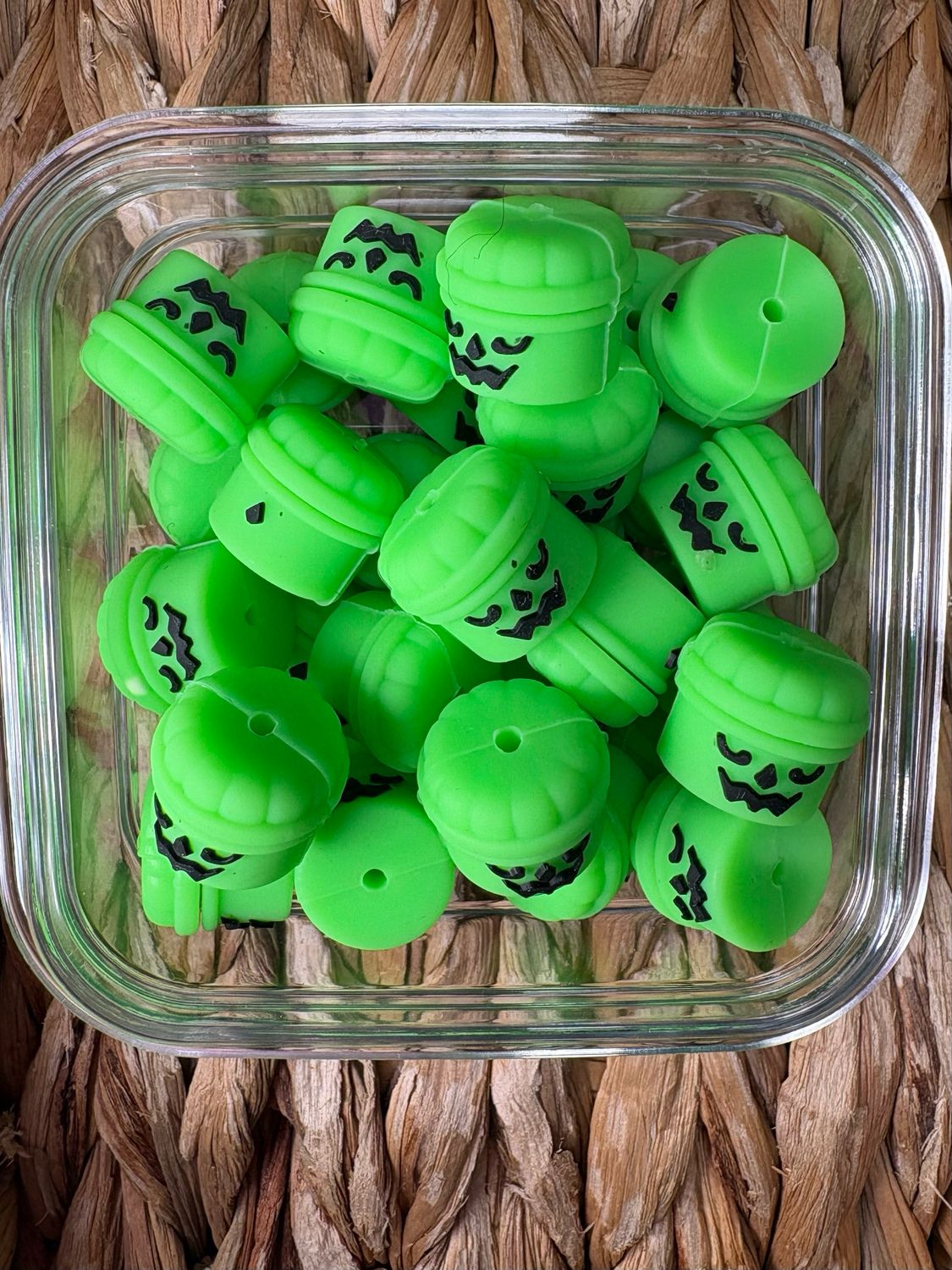 Green Halloween Basket 3d Focal