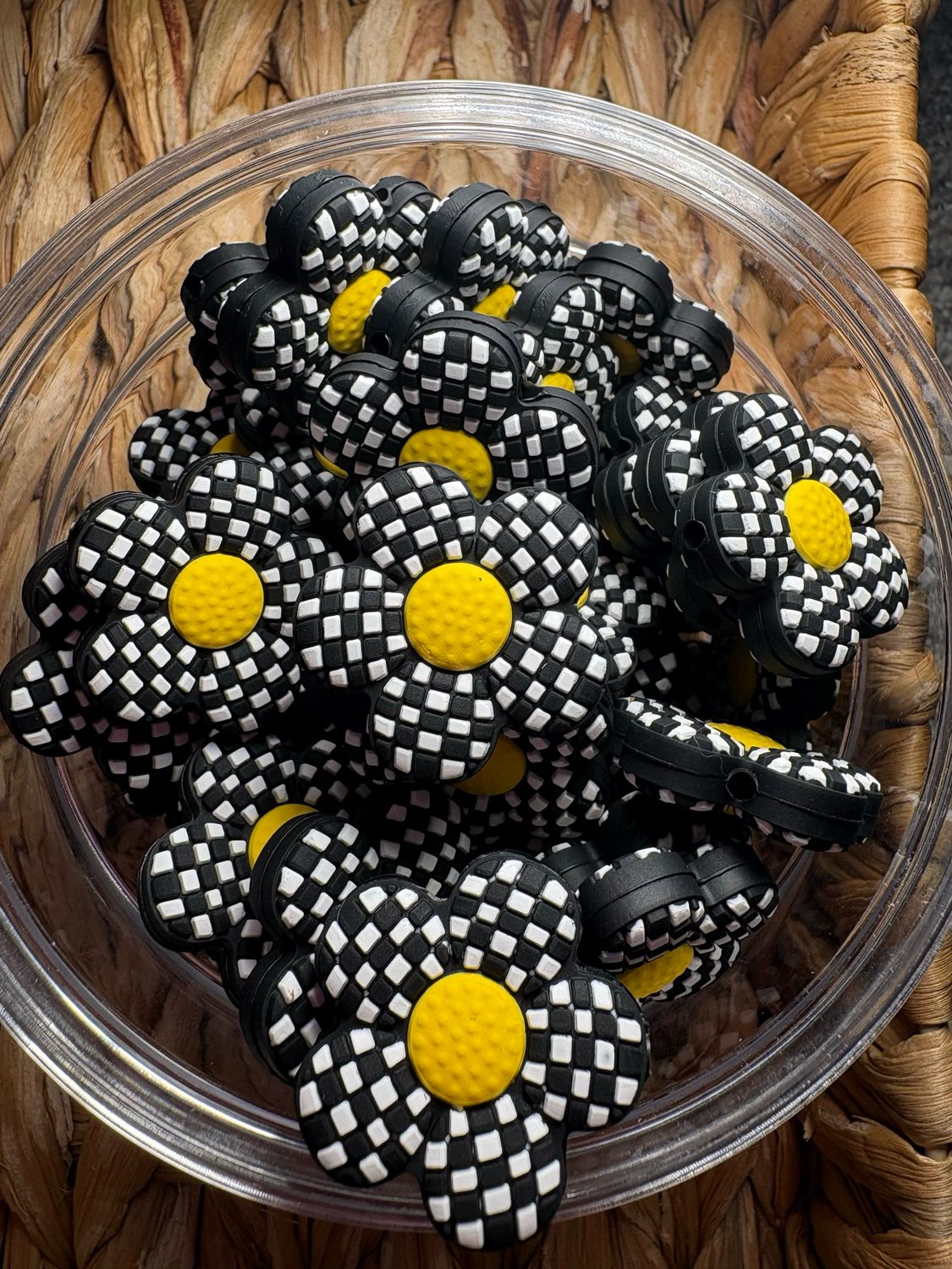 Black Plaid Flower 2d Focal