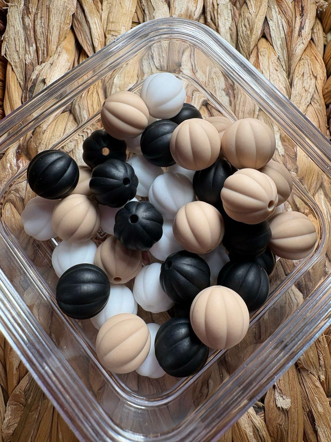 Bulk Bag- Silicone 45pc- Neutral Pumpkins 15mm- M105