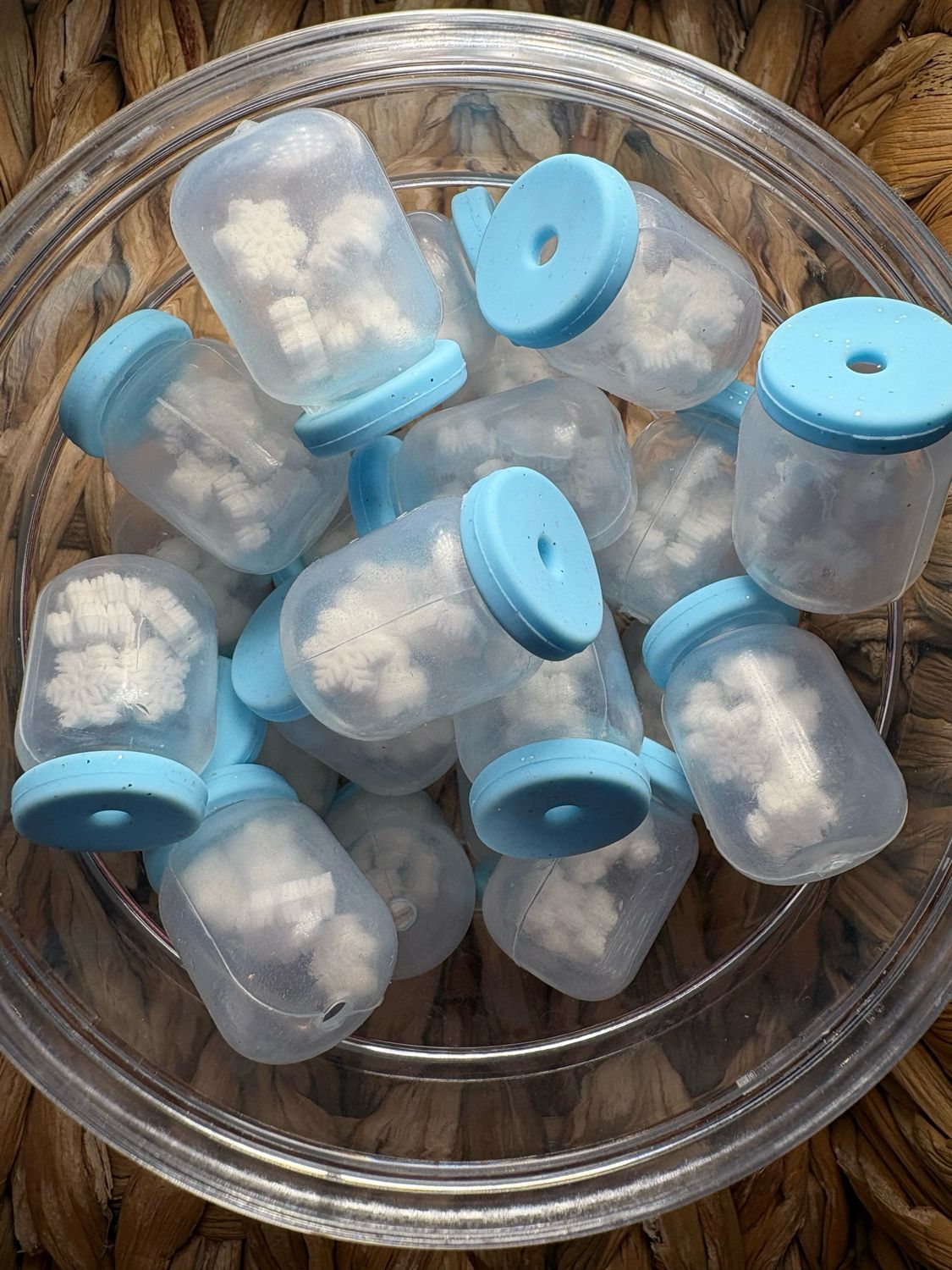 Snowflake Shaker Jar 3d Focal