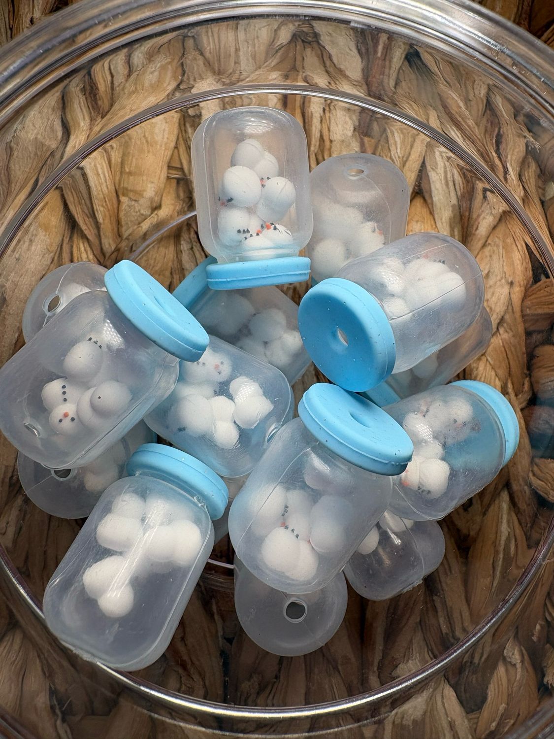 Snowman Shaker Jar 3d Focal