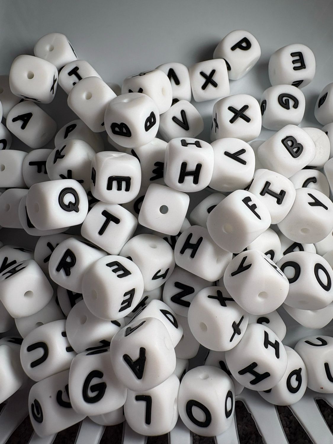 Bulk Bag-White Silicone Letters-100pc