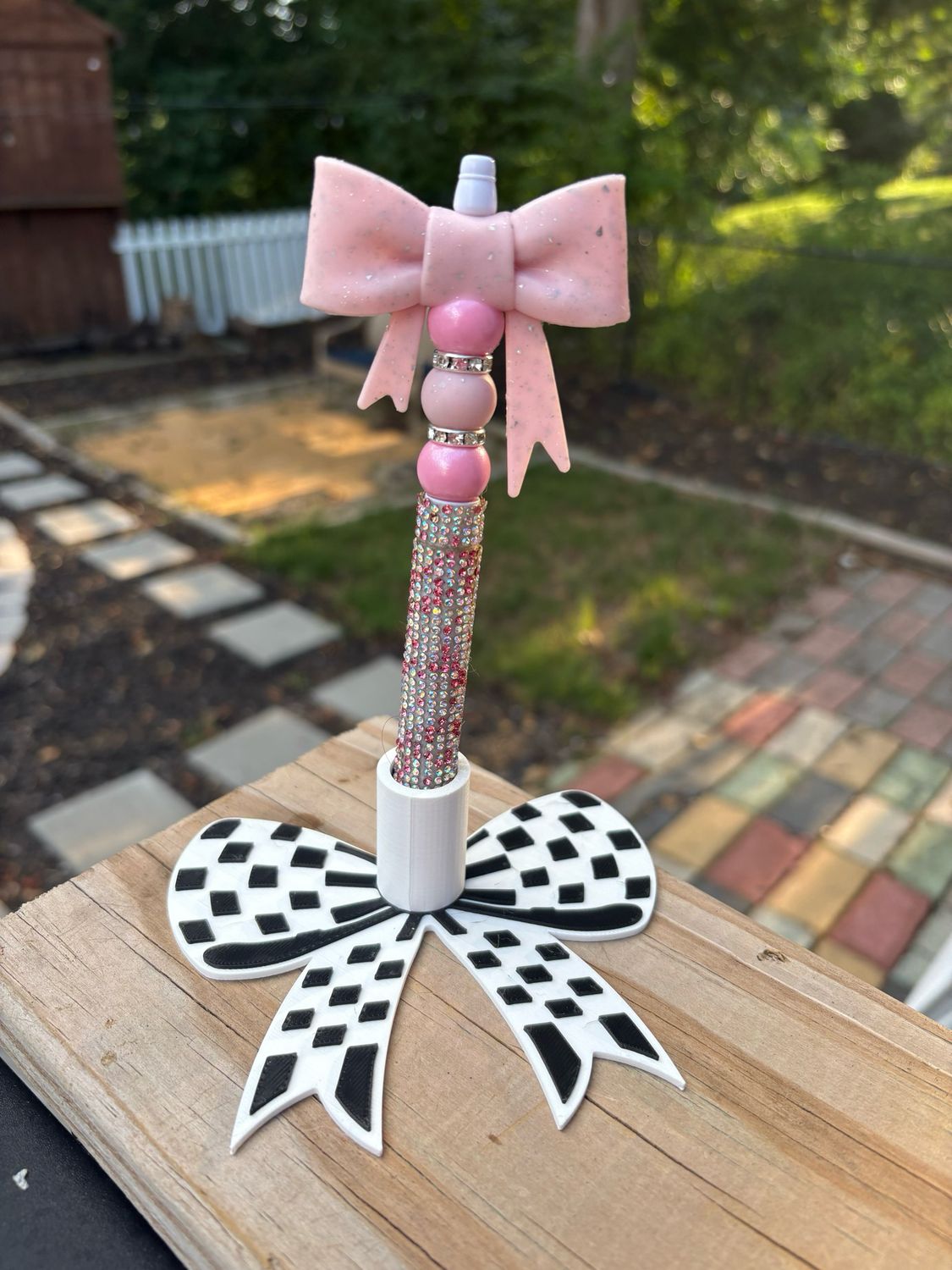Black &amp; White Bow Single Pen Holder