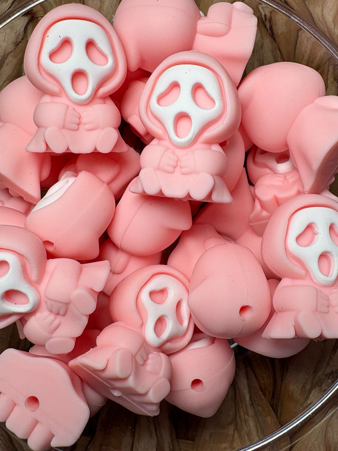 Pink Sitting Ghost Face 3d Focal
