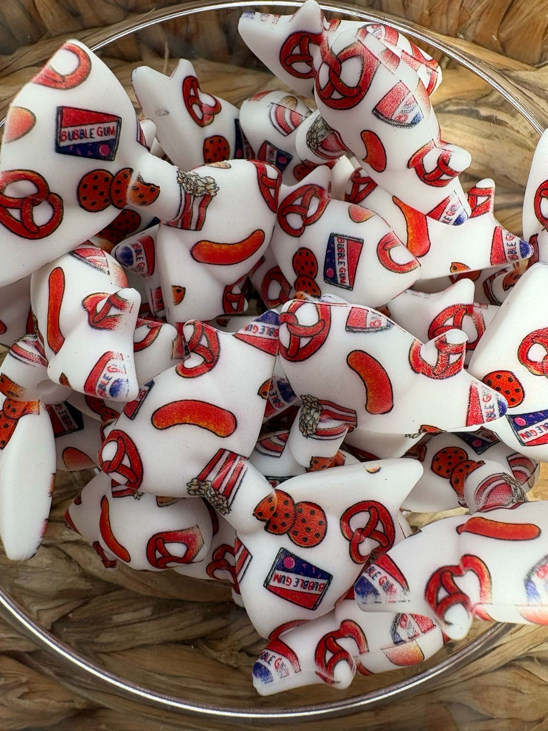 Snacks Bow Focal (TSC Exclusive)