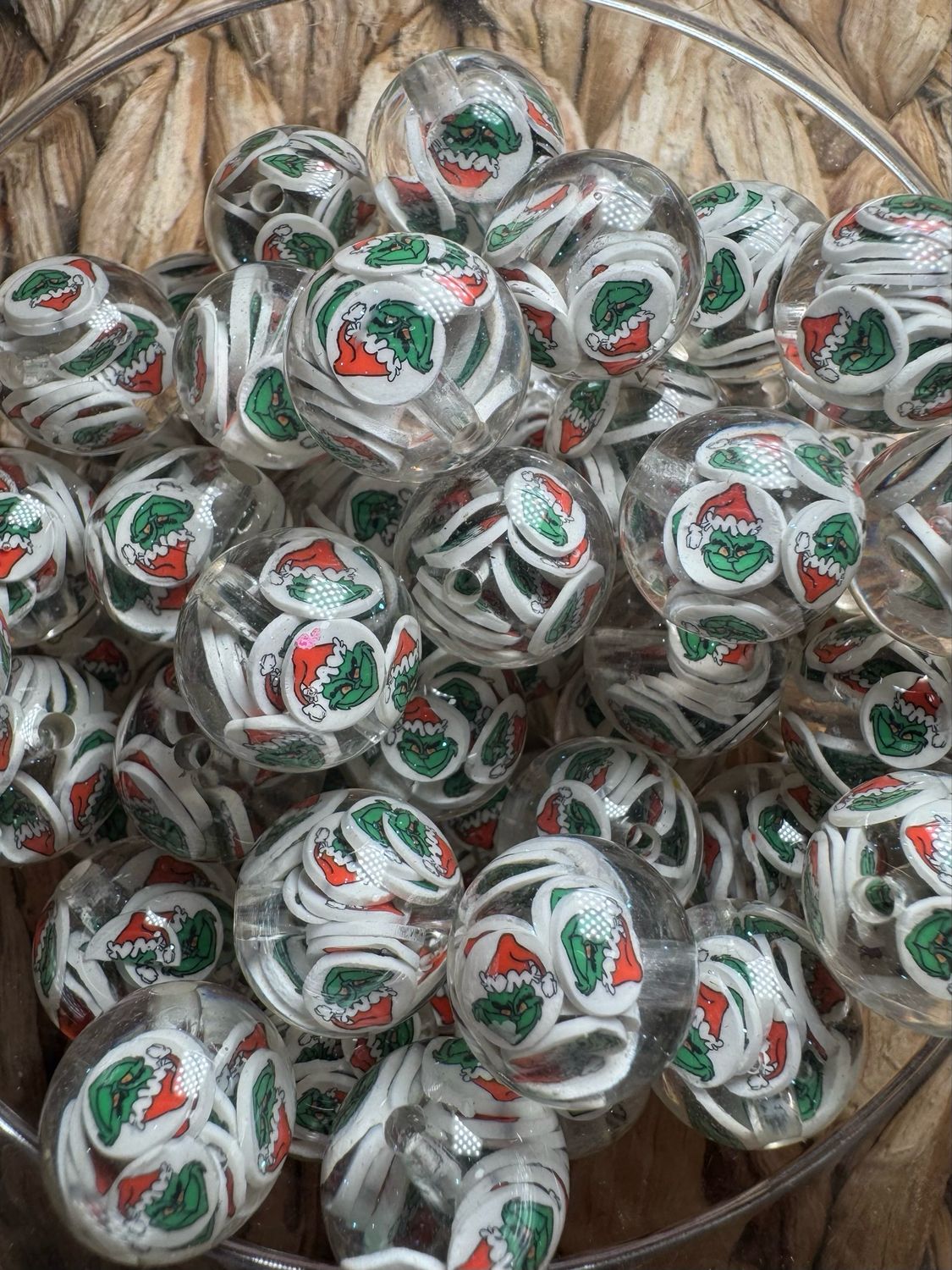15mm Grinch Confetti Bead-25pc