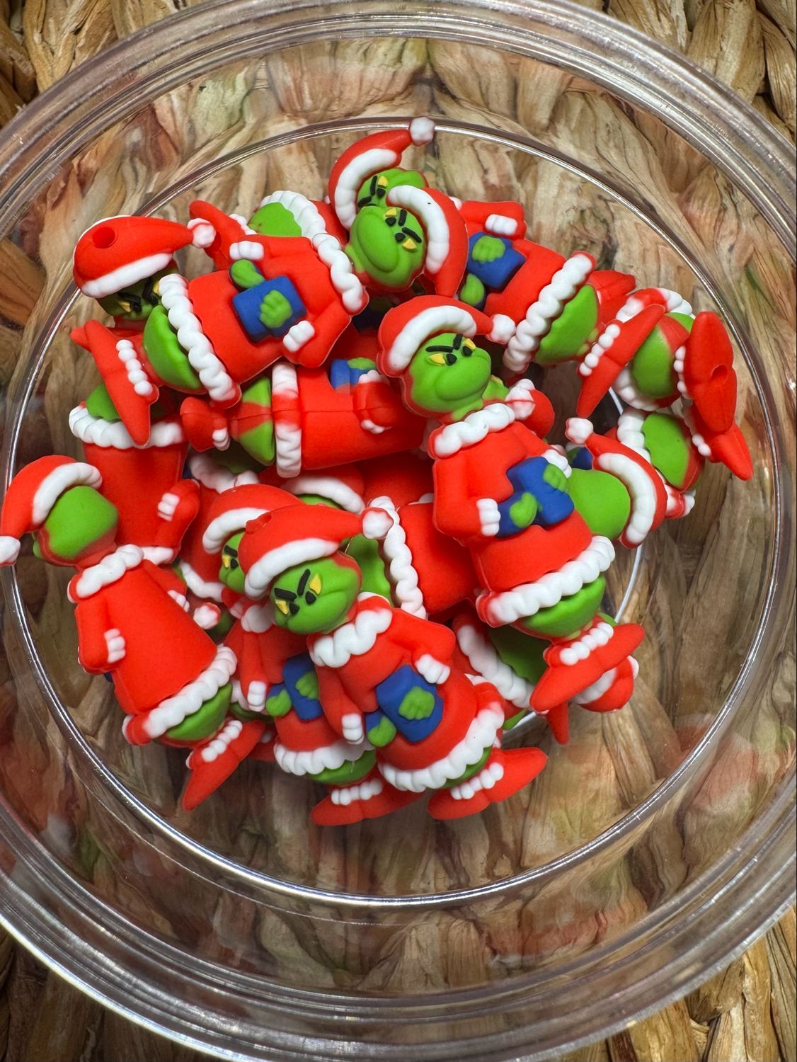 Grinch in Red Standing 3d Focal